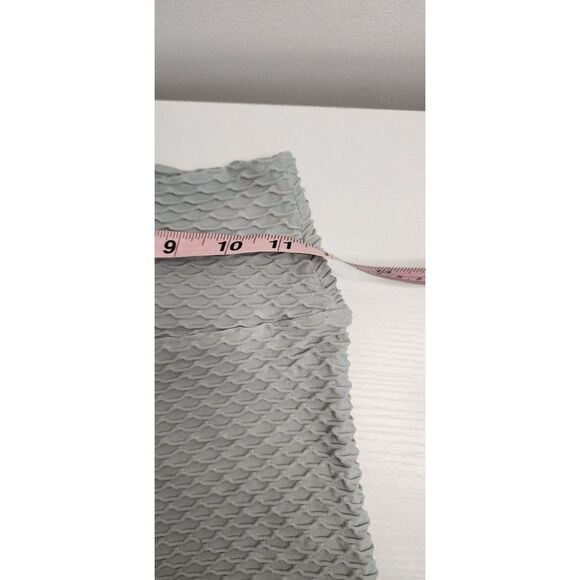 Booty By BraBants One Size Croco Capri Leggings in Light Grey - Picture 4 of 6